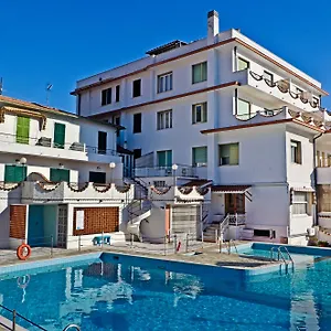 *** Hotel Ariston Montecarlo Itália